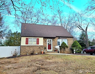23 Susan Ln, East Brunswick, NJ 08816