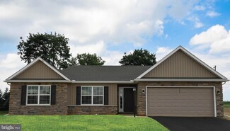 265 Gardenia Ln, Lebanon, PA 17042