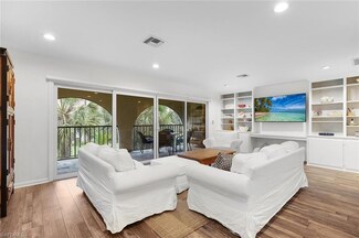 3360 10th St N Unit 1210, Naples, FL 34103