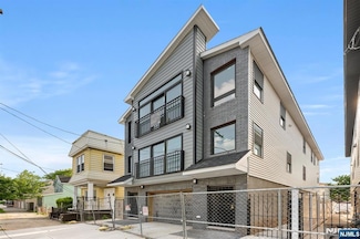 597 S 18th St, Newark, NJ 07103