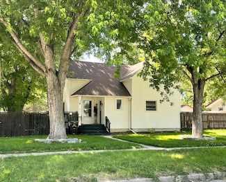 922 S 2nd St, Norfolk, NE 68701