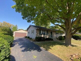 645 W 9th St, Belvidere, IL 61008