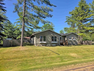 601 W 7th St, Washburn, WI 54891