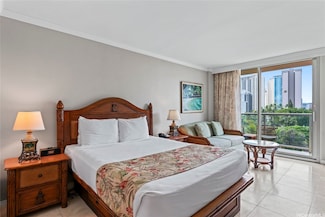 2045 Kalakaua Ave Unit 403, Honolulu, HI 96815