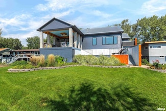 24711 178th St, Pleasant Valley, IA 52767