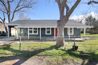 407 N Amthor St, Bellville, TX 77418