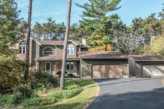 N4387 Whispering Pines Ln, Cambridge, WI 53523