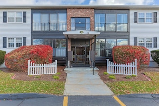 10 Candlewood Ln, Dennis Port, MA 02639