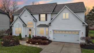 2992 Silver Maple Dr, Fairlawn, OH 44333