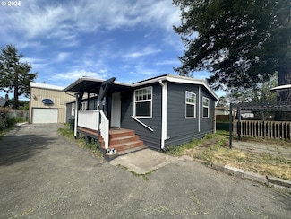 155 N 13th St, Lakeside, OR 97449