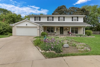 2310 Malik Ct, Glenview, IL 60025