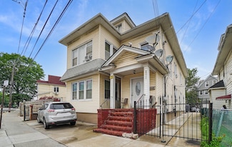 85-35 Parsons Blvd, Jamaica, NY 11432