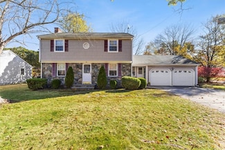 1 Cheshire Dr, Barrington, RI 02806