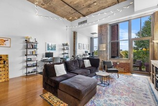 156 Porter St Unit 211, Boston, MA 02128
