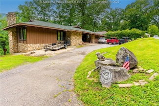 441 Riverview Dr, Charlton Heights, WV 25040