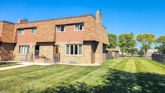 1402 E Gateway Cir S Unit M, Fargo, ND 58103