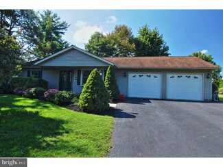 25 N 9th St, Bally, PA 19503