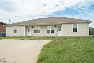 1333 Robin Ln, Carthage, MO 64836