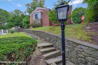 606 N Webster Ave, Scranton, PA 18510