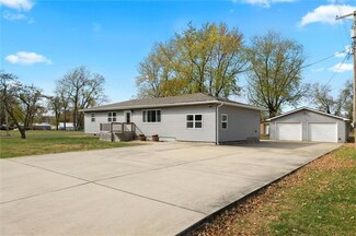 301 N Monroe St, East Lynne, MO 64743