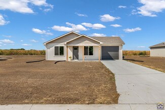 217 Clay Ave, Carbondale, KS 66414