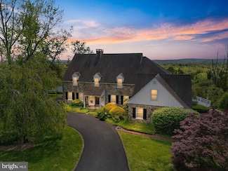 1300 Beaumont Ln, Pottstown, PA 19464