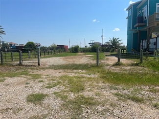 1201 Rollover Cir, Bolivar Peninsula, TX 77617