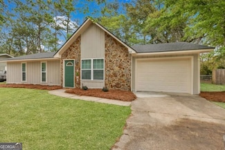 812 Spanish Oak Dr, Hinesville, GA 31313