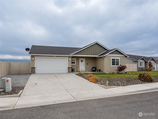 2274 3rd St SE, Wenatchee, WA 98802