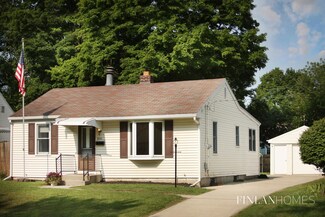 2111 Ontario Ave NE, Grand Rapids, MI 49505