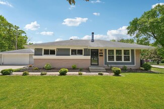 235 Debbie Dr, Waukesha, WI 53189
