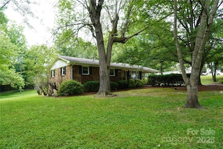 402 E Iowa Ave, Bessemer City, NC 28016