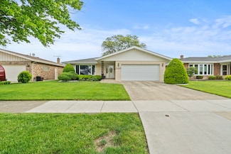 11054 Kingston St, Westchester, IL 60154