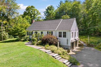 11 Lesnyk Rd, Goffstown, NH 03045