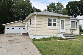 610 N 24th St, Bismarck, ND 58501