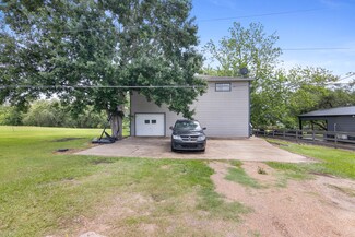 309 Kings Hill, Palacios, TX 77465