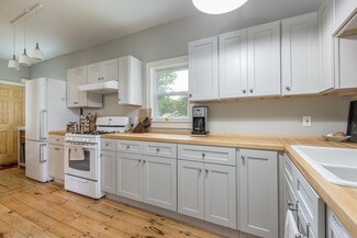43 Bay St, Portland, ME 04103