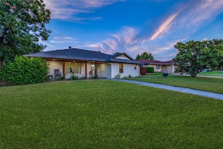 1736 Boyd St, Dallas, TX 75224