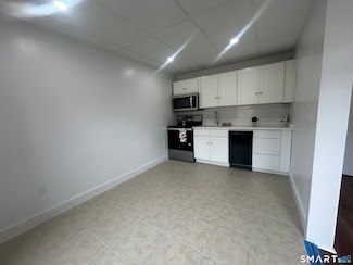 156 Garfield Ave, New London, CT 06320