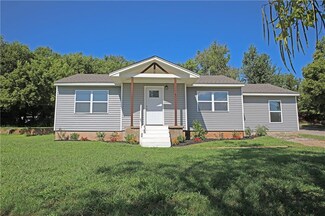 737 N 3rd Ave, Purcell, OK 73080