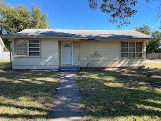 504 S Arlington St, Winters, TX 79567