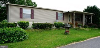 121 Fawn Circle Dr, Windsor, PA 17366