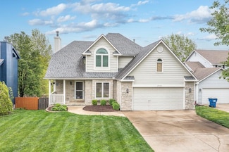 2928 Prairie Ct, Lawrence, KS 66046