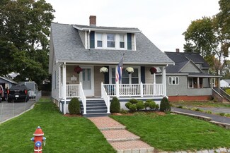 17 Willow St, Brockton, MA 02301