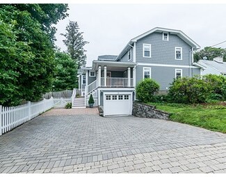 39 Bay St, Quincy, MA 02171