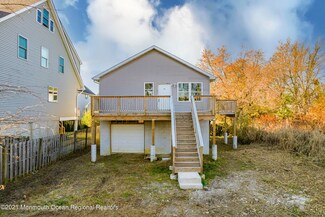 11 Griggs Ave, Port Monmouth, NJ 07758
