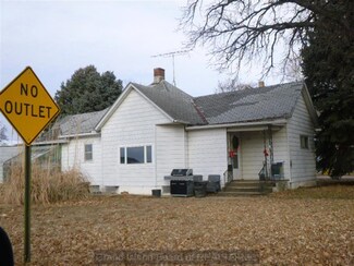 252 N 5th St, Hampton, NE 68843