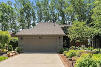 6521 E Canal Pointe Ln, Fort Wayne, IN 46804