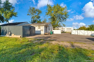 6837 Middlebelt Rd, Romulus, MI 48174