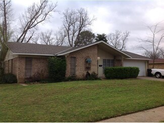 1300 Parkway Cir, Bossier City, LA 71112